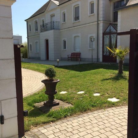 Cottage La Villa Bolero Saint-Cyr-sur-Loire Exterior foto